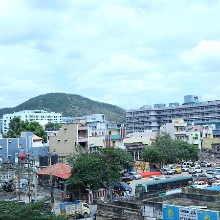 Appartement Babu Naidu Residency à Vellore Extérieur photo