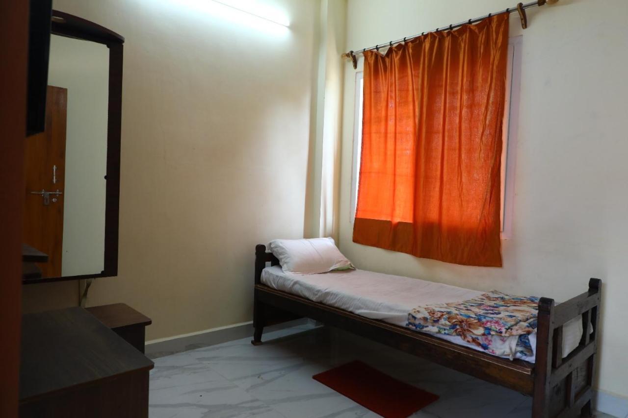 Appartement Babu Naidu Residency à Vellore Extérieur photo