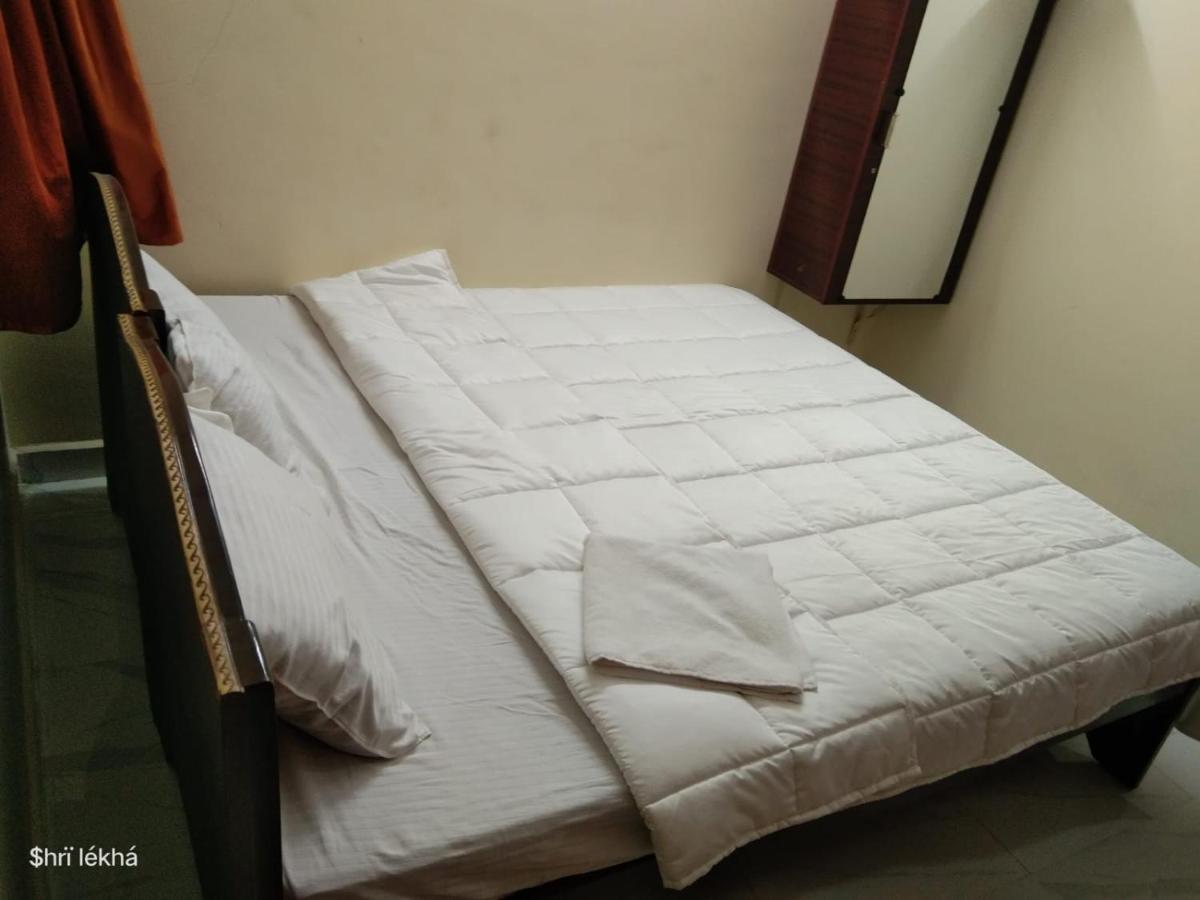 Appartement Babu Naidu Residency à Vellore Extérieur photo