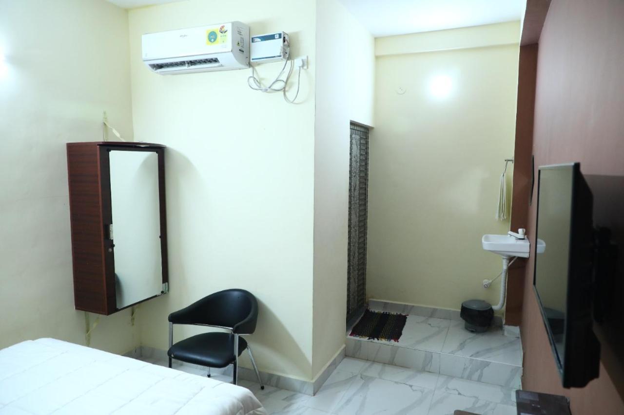 Appartement Babu Naidu Residency à Vellore Extérieur photo