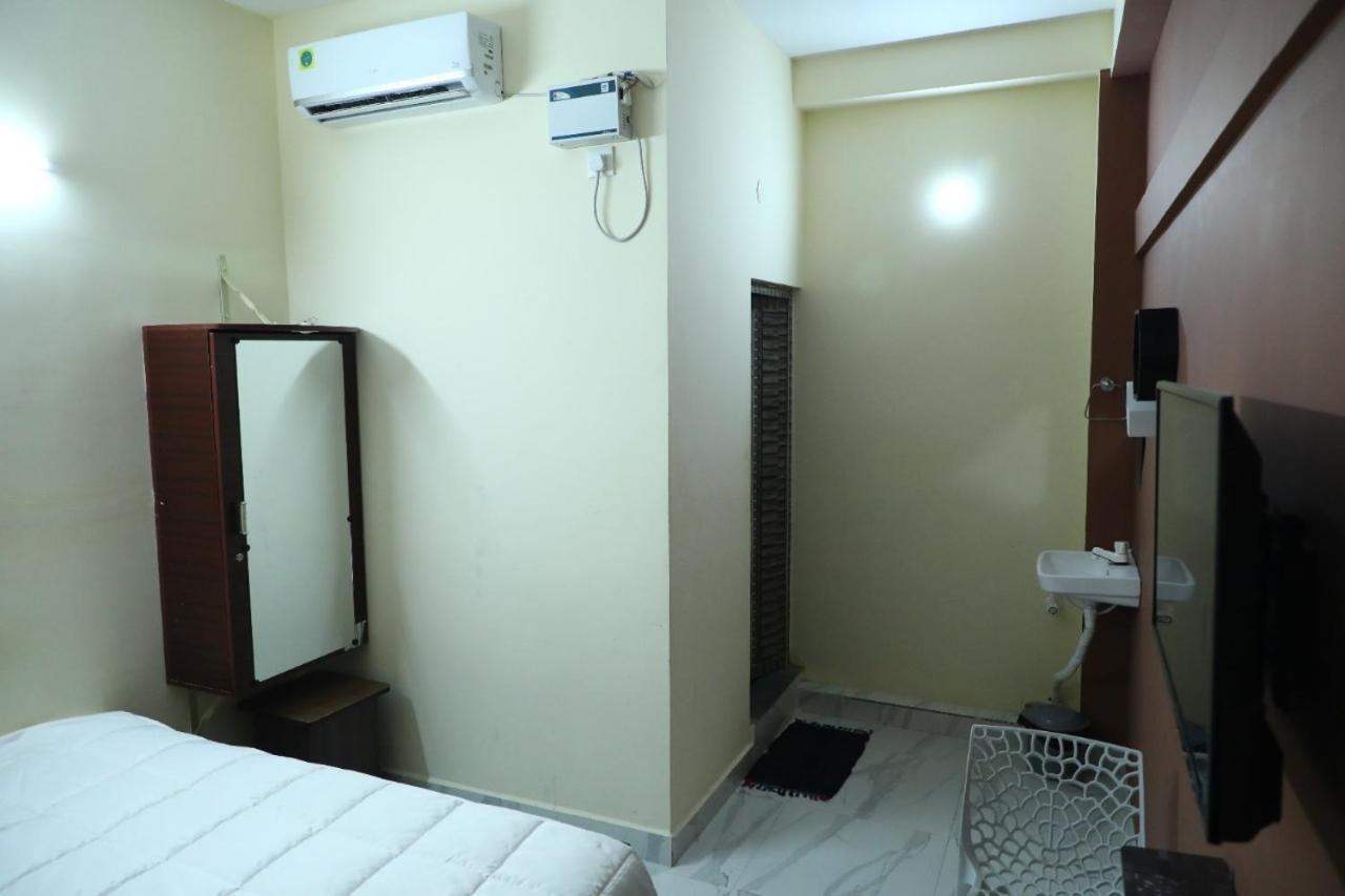 Appartement Babu Naidu Residency à Vellore Extérieur photo